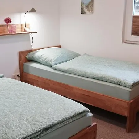 Fuenf Nyaraló Brodersby-Goltoft