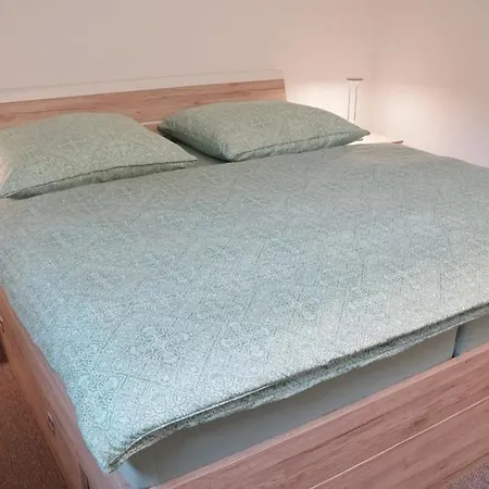 Fuenf Nyaraló Brodersby-Goltoft